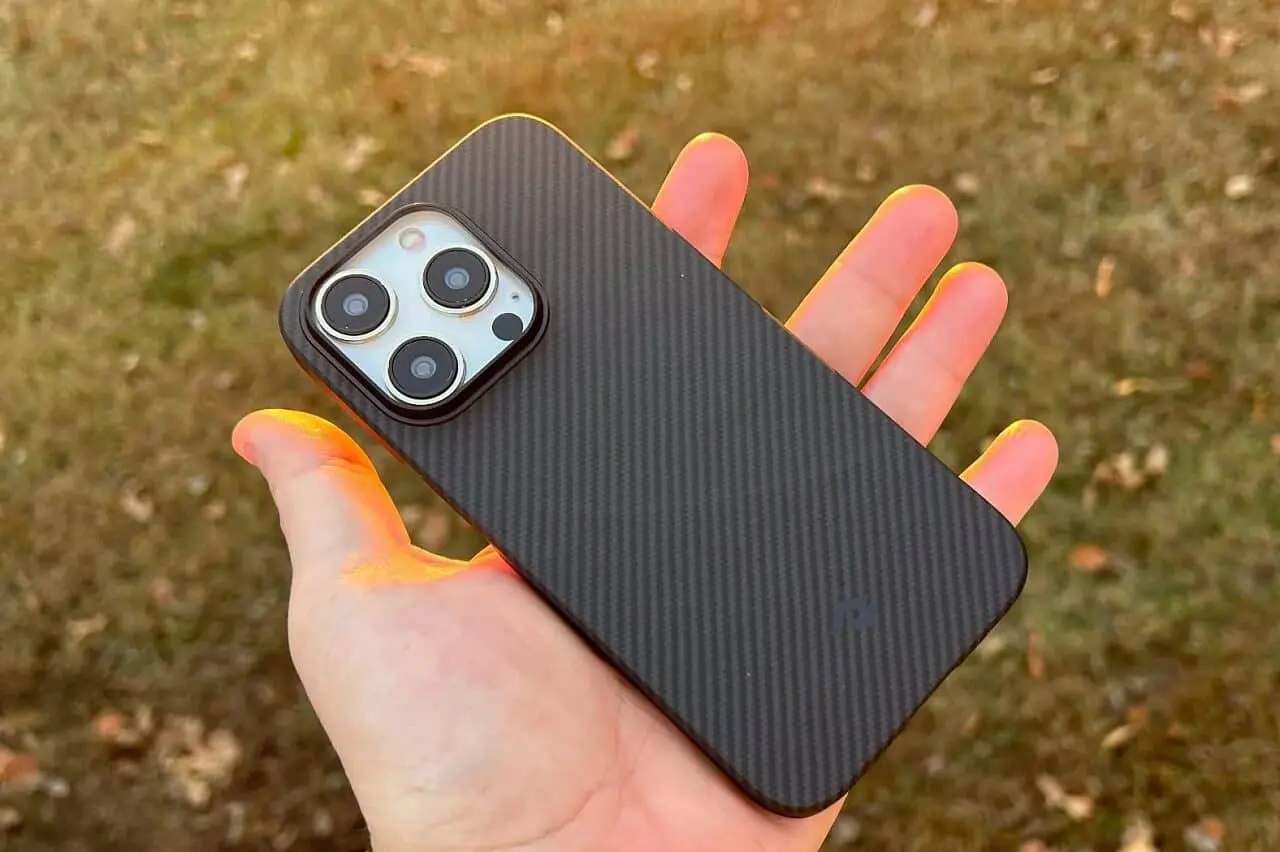 PITAKA's MagEZ cases